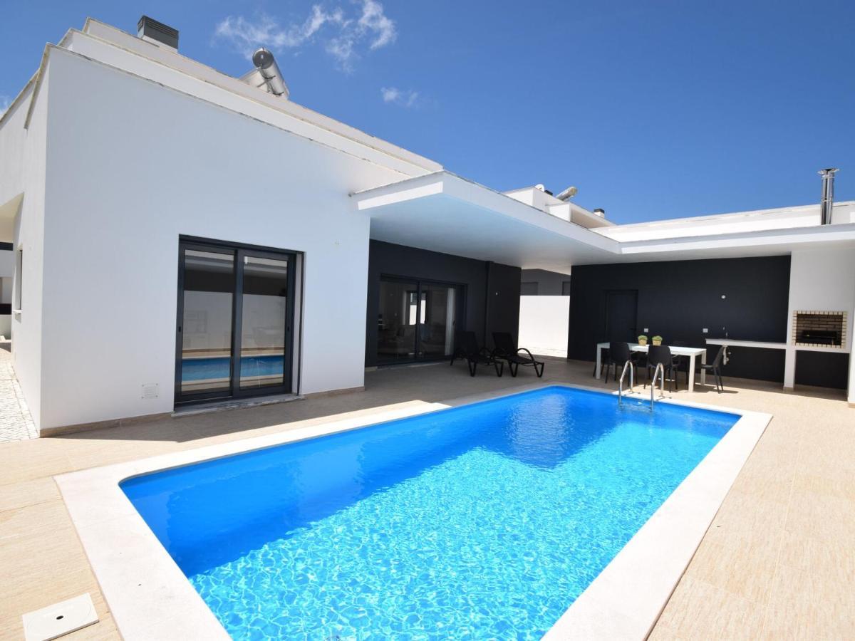 Modern Villa With Private Pool Near The Beautiful Beach Of Foz De Arelho Nadadouro Camera foto